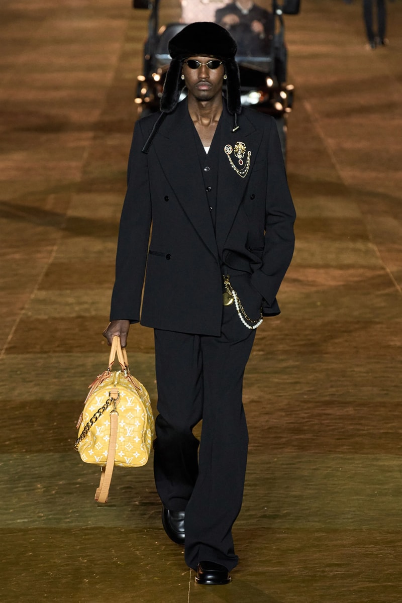 まさにスペクタクル! ルイ・ヴィトン2024年春夏でファレルデビュー Pharrell's SS24 Louis Vuitton Debut Was Nothing Short of a Spectacle Paris fashion week pont neuf jay z beyonce rihanna asap rocky asap ferg pusha t verdy pharrell williams maluma jbalvin lewis hamilton fenty