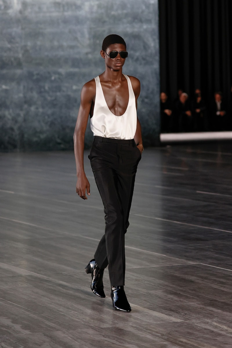 サンローラン 2024年春夏メンズコレクション Saint Laurent Spring/Summer 2024 Menswear Runway Show Berlin Neue Nationalgalerie Ludwig Mies van der Rohe Review Looks Report 