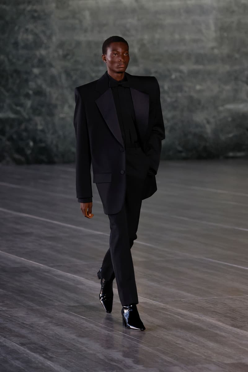 サンローラン 2024年春夏メンズコレクション Saint Laurent Spring/Summer 2024 Menswear Runway Show Berlin Neue Nationalgalerie Ludwig Mies van der Rohe Review Looks Report 