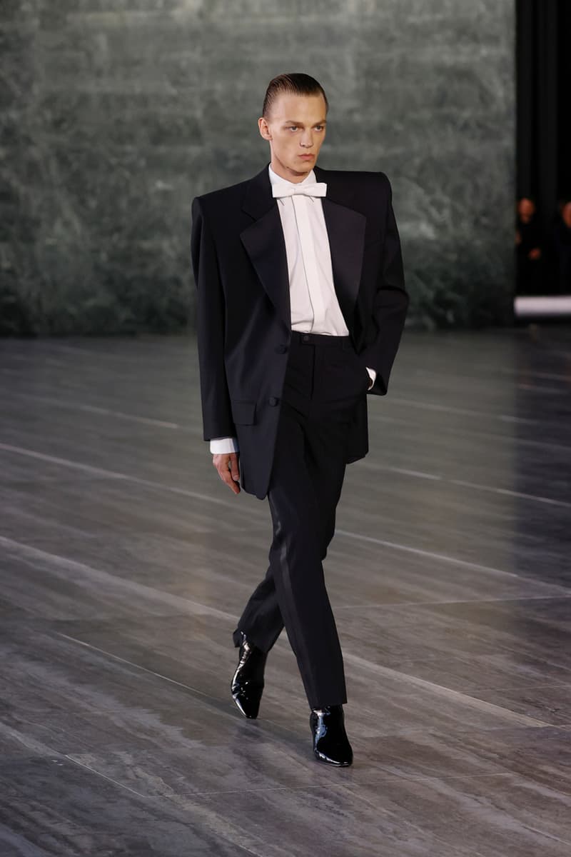 サンローラン 2024年春夏メンズコレクション Saint Laurent Spring/Summer 2024 Menswear Runway Show Berlin Neue Nationalgalerie Ludwig Mies van der Rohe Review Looks Report 