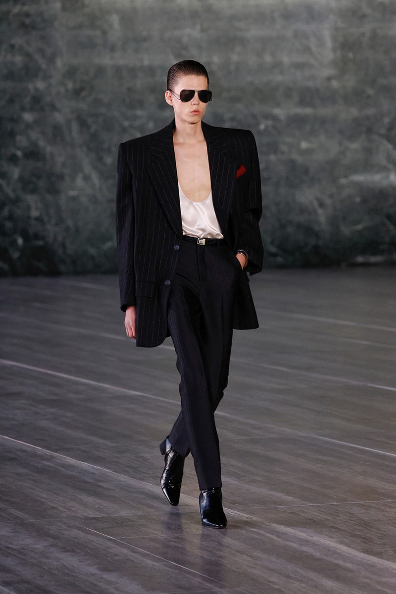 サンローラン 2024年春夏メンズコレクション Saint Laurent Spring/Summer 2024 Menswear Runway Show Berlin Neue Nationalgalerie Ludwig Mies van der Rohe Review Looks Report 