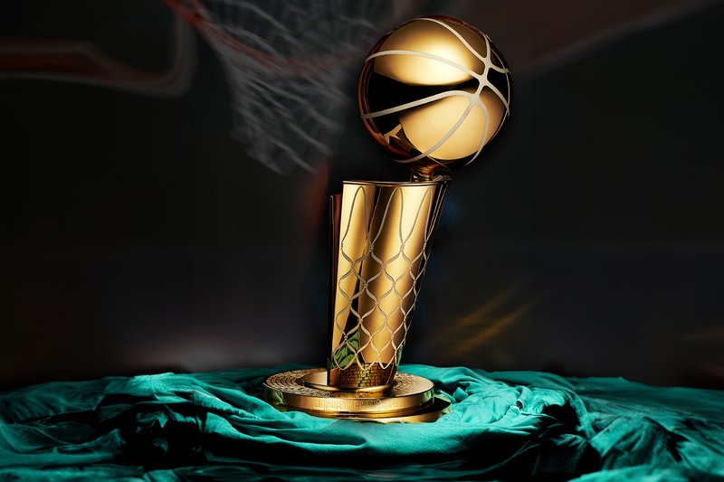 ティファニーからミッチェル & ネスやスポルディングとのコラボアイテムが登場 Tiffany & Co. Mitchell & Ness Spalding Release Info Date Buy Price Jersey Ball Assouline Crafting Victory