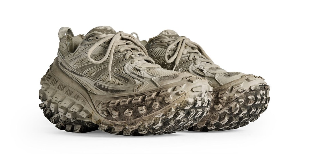 バレンシアガから泥汚れのような加工を施した新作ディフェンダーが発売  