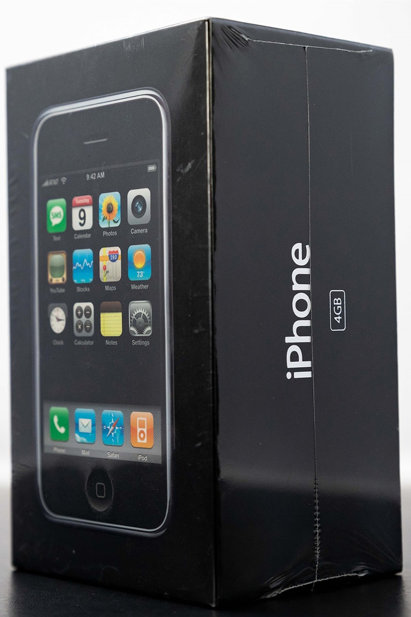 超希少な未開封の初代アイフォーンの4GBモデルが約2,600万円で落札される Apple iPhone 4 4GB 2007 Factory Sealed Version $190,372.80 USD Sold Auction 