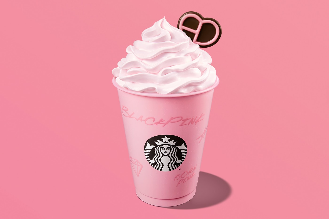 ブラックピンクとスターバックスが APAC 限定のコラボレーションを発表 BLACKPINK Starbucks Frappuccino Merch Collection Release Info Date Buy Price 