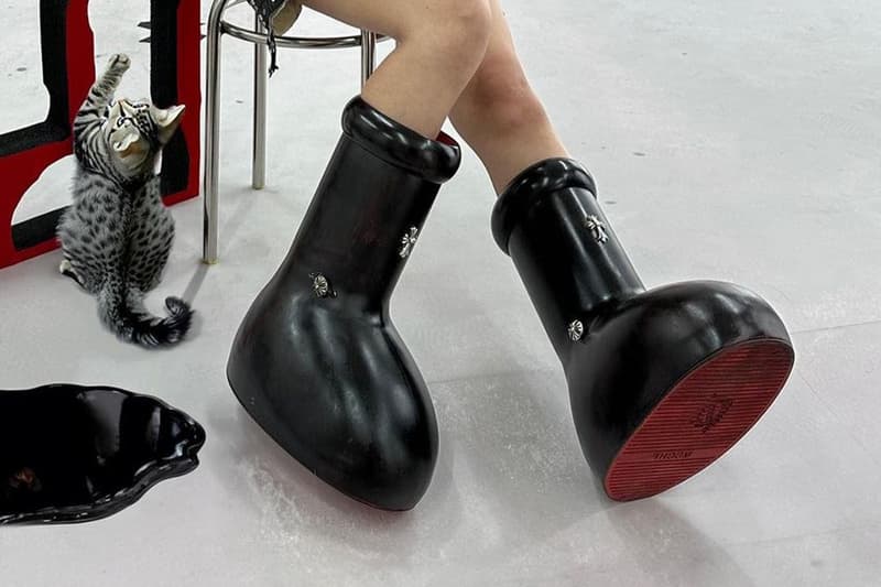 韓国のアーティスト MLMAがクロムハーツ風カスタムのビッグブーツをお披露目 MSCHF Big Red Boots chrome hearts cross embellishments scoot branding release info date price