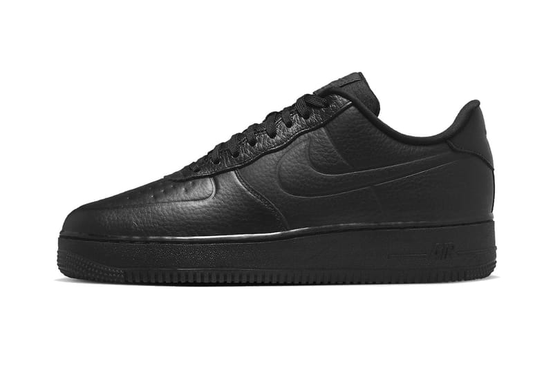 Nike Air Force 1 Low に防水仕様のオールブラックモデルが登場