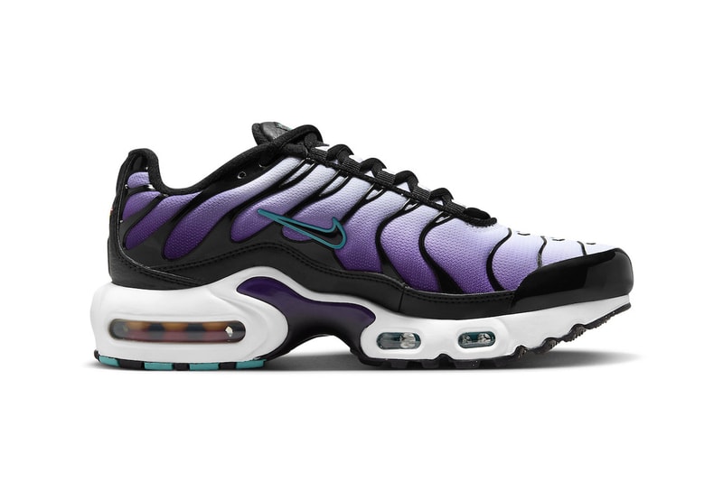 ナイキエアマックスプラスからホワイト/パープルのグラデーションを纏った新色モデルが登場 Nike Air Max Plus Gets Dressed in "Reverse Grape" FQ2415-500 purple technical sneaker athletic comfortable swoosh