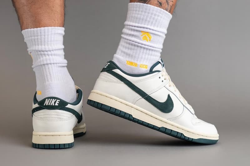 ナイキからダンクローアスレチックデパートメントの新色 “ディープジャングル”が登場 On Feet Look Nike Dunk Low Athletic Department "Deep Jungle" FQ8080-133 Sail/Deep Jungle-Coconut Milk-White Fall 2023