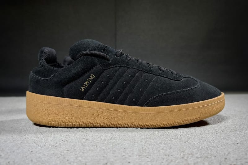 YEEZY 150 Samba のサンプルモデルをチェック