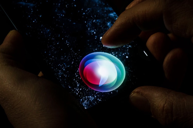 Apple の Siri が口の動きだけで起動可能に?