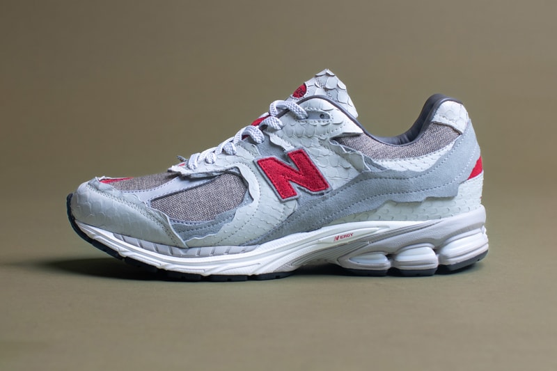 レトロな配色を纏ったニューバランス2002R“プロテクションパック”のカスタムモデルが登場 Armored Core New Balance 2002R Ceeze Sneakers Trainers Shoes Footear Fashion Gaming XBOX Playstation Entertainment Style 