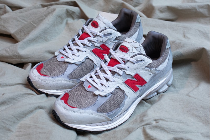 レトロな配色を纏ったニューバランス2002R“プロテクションパック”のカスタムモデルが登場 Armored Core New Balance 2002R Ceeze Sneakers Trainers Shoes Footear Fashion Gaming XBOX Playstation Entertainment Style 