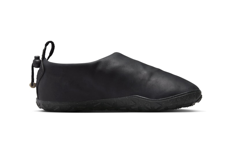 ナイキACGからオールブラック仕様の新作エアモックが登場 Nike ACG Air Moc Receives a "Black Leather" Treatment FV4569-001 Black/Black-Black-Black-Summit White