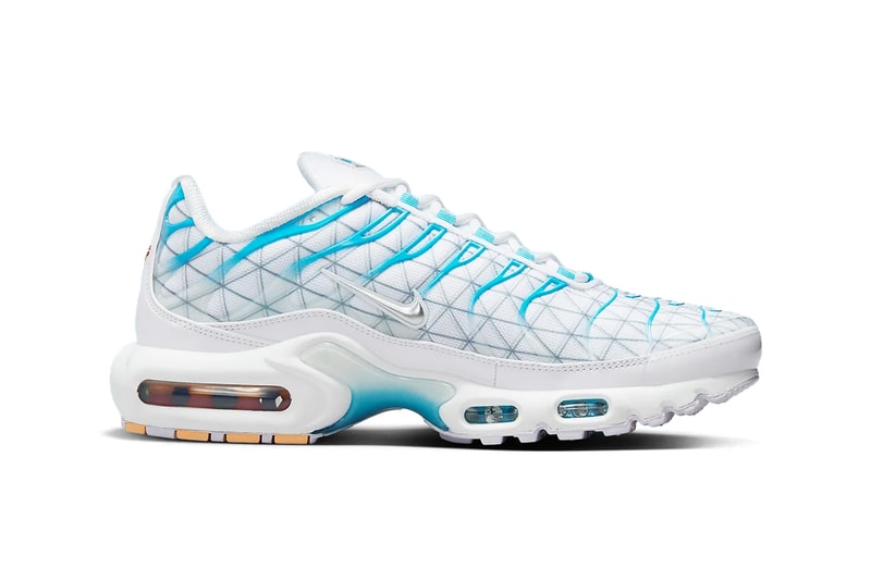 ナイキからフランス・マルセイユを表現したエアマックスプラスの新色が登場  Nike Air Max Plus Surfaces in "Marseille" technical shoe FQ2397-100 swoosh hiking everyday shoes