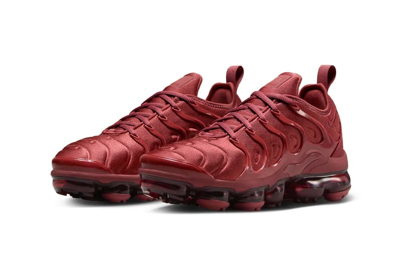 ナイキ エア ベイパーマックス プラスから大胆なオールレッドの新作が登場 Nike Air Vapormax Plus Surfaces in an All-Red Iteration FQ8878-661 Release Info swoosh technical sneaker