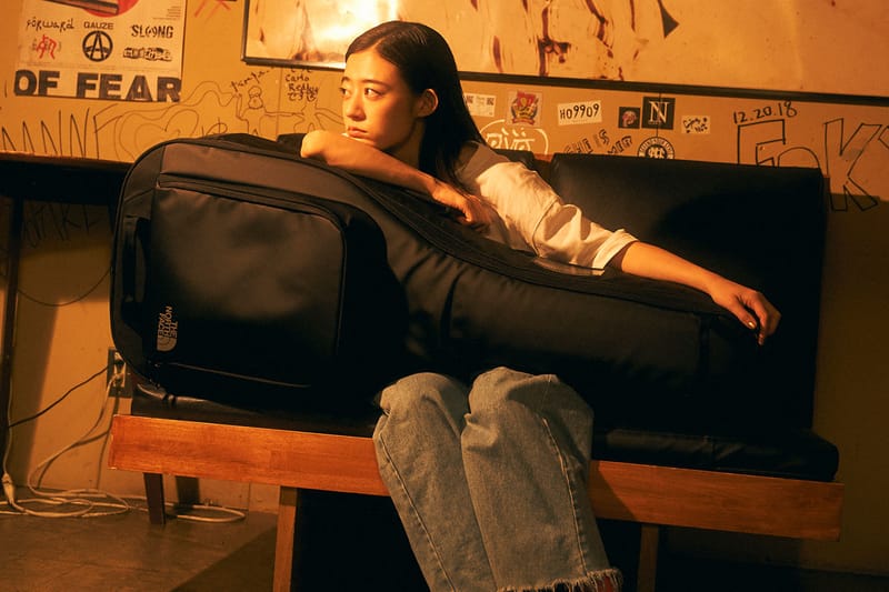 THE NORTH FACE から羊文学の塩塚モエカとのコラボレーションによるギターケースが登場