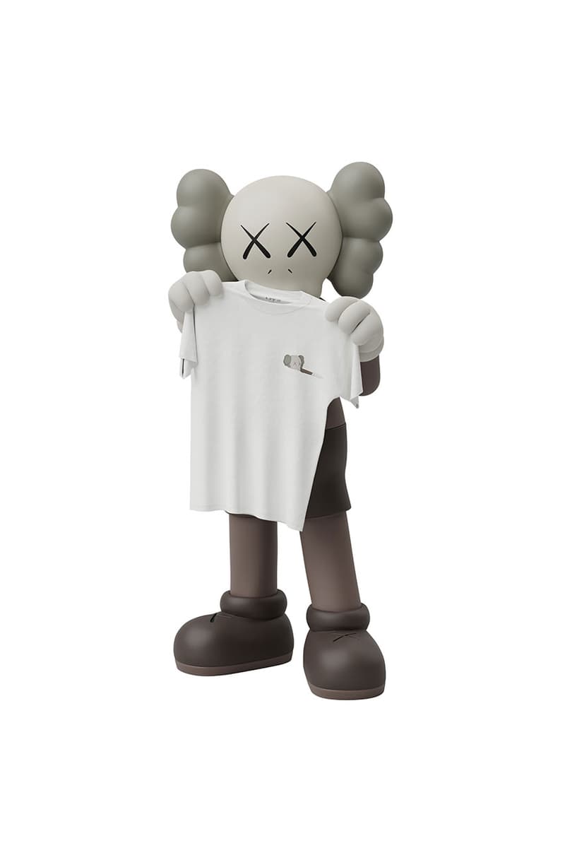 ユニクロUTからカウズのアートブック発売を記念したコレクションが登場 uniqlo ut kaws art book launch collabo collection release info