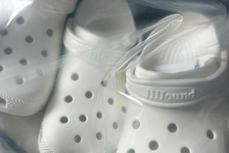JJJJound が Crocs™ とのコラボレーションを予告