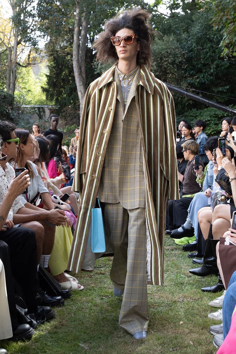 マルニ 2024年春夏コレクション Marni SS24 Is Striped, Stripped and Colorfully Seductive Paris Fashion Week Francesco Risso