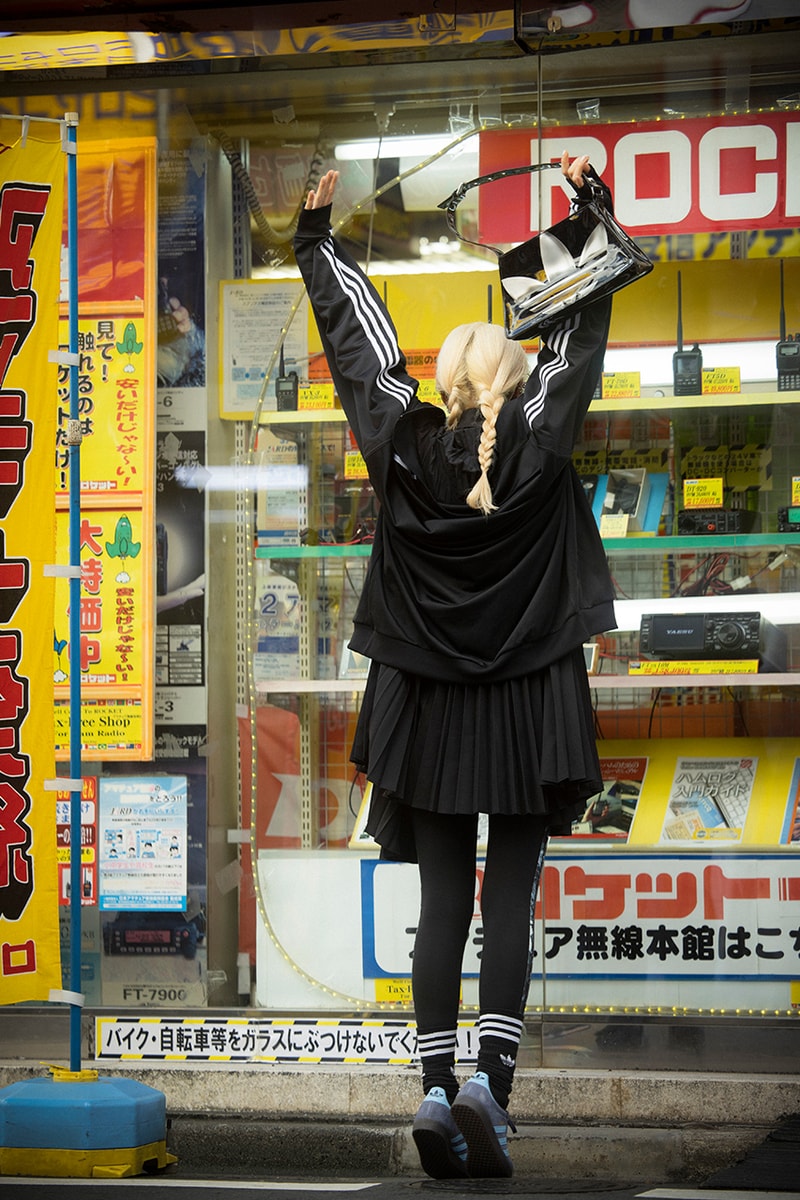 メイリンが秋葉原へ繰り出す┃アディダスオリジナルスのガゼルを履いて Meirin adidas Originals GAZELLE interviews