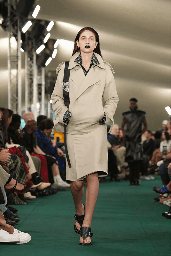 バーバリー2024年夏コレクション Burberry Spring Summer 2024 London Fashion Week menswear womenswear runway Daniel Lee