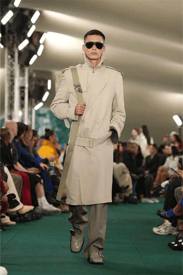 バーバリー2024年夏コレクション Burberry Spring Summer 2024 London Fashion Week menswear womenswear runway Daniel Lee