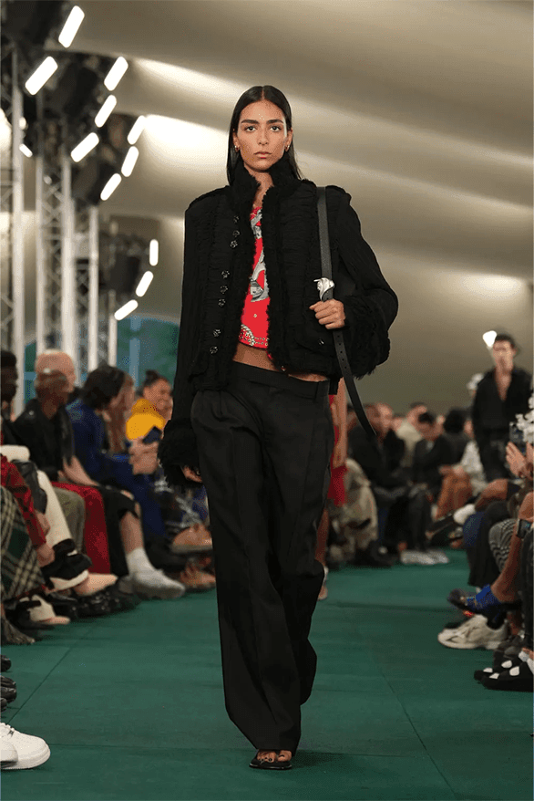 バーバリー2024年夏コレクション Burberry Spring Summer 2024 London Fashion Week menswear womenswear runway Daniel Lee
