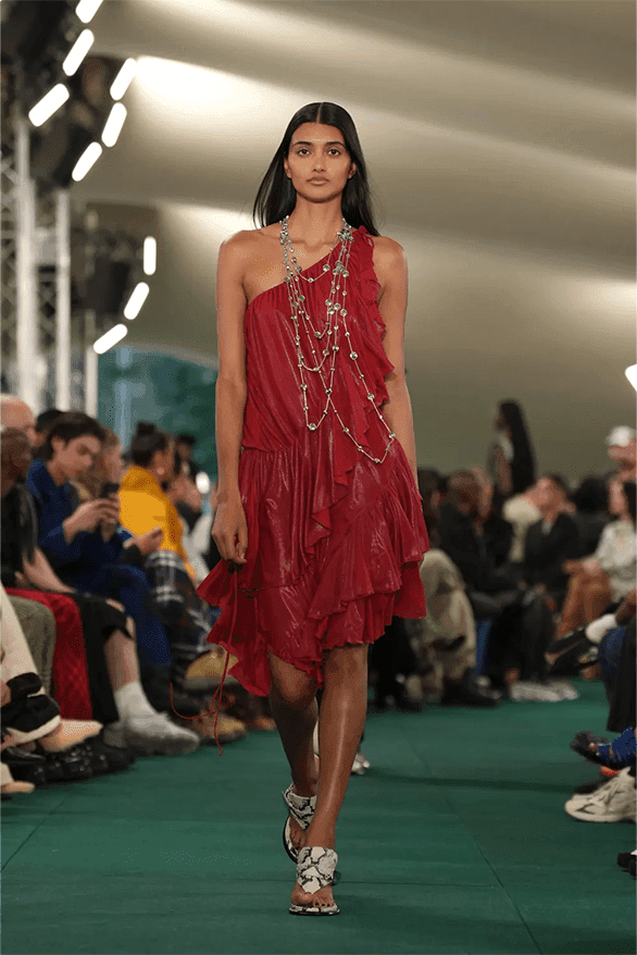 バーバリー2024年夏コレクション Burberry Spring Summer 2024 London Fashion Week menswear womenswear runway Daniel Lee