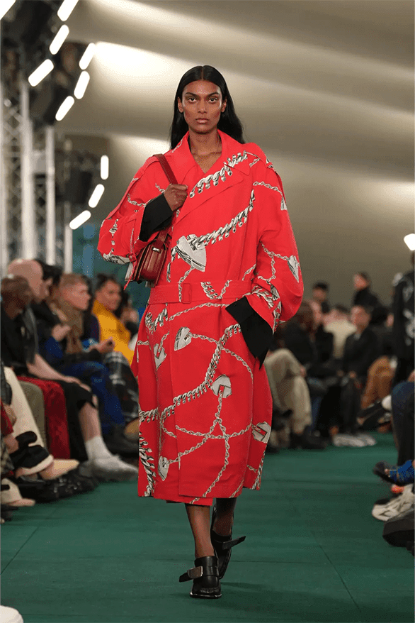 バーバリー2024年夏コレクション Burberry Spring Summer 2024 London Fashion Week menswear womenswear runway Daniel Lee