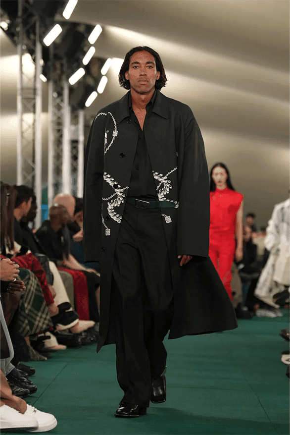 バーバリー2024年夏コレクション Burberry Spring Summer 2024 London Fashion Week menswear womenswear runway Daniel Lee