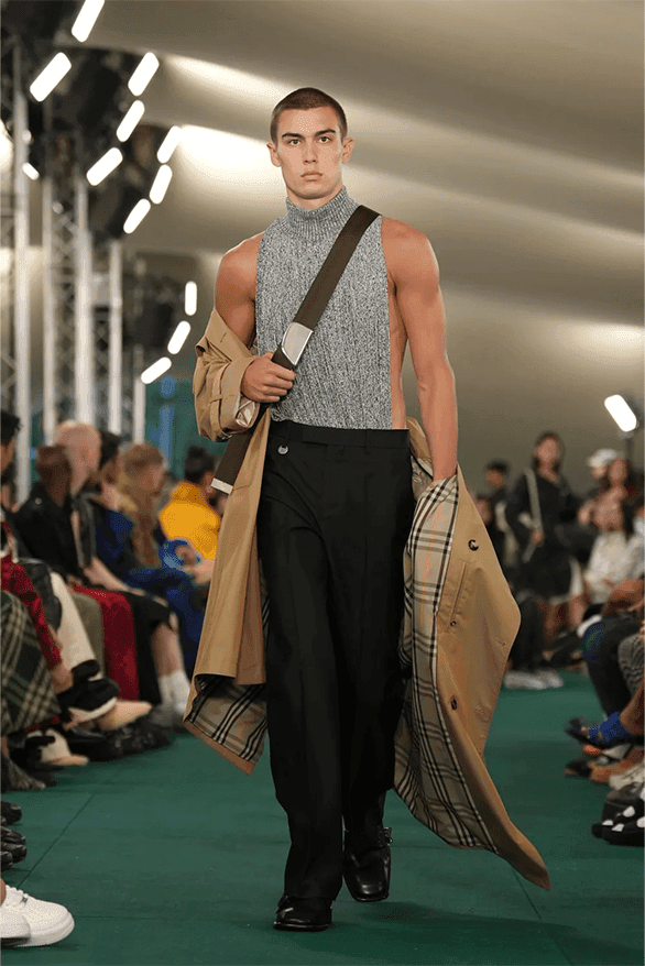 バーバリー2024年夏コレクション Burberry Spring Summer 2024 London Fashion Week menswear womenswear runway Daniel Lee