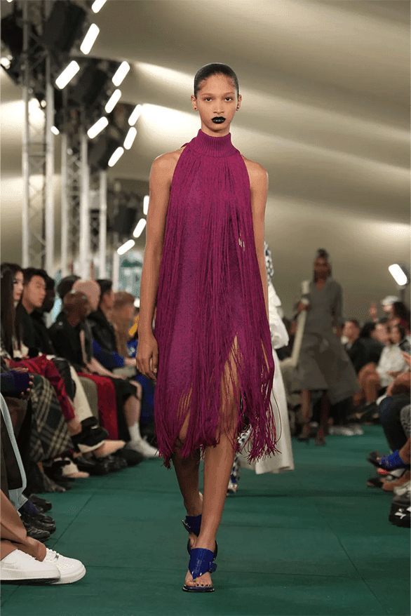 バーバリー2024年夏コレクション Burberry Spring Summer 2024 London Fashion Week menswear womenswear runway Daniel Lee