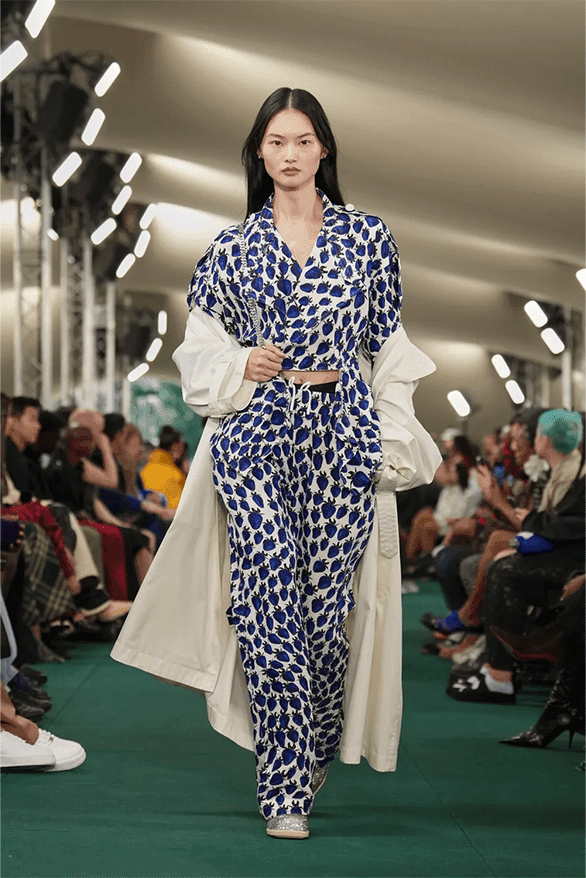 バーバリー2024年夏コレクション Burberry Spring Summer 2024 London Fashion Week menswear womenswear runway Daniel Lee
