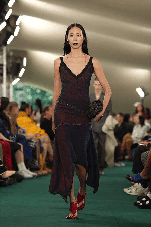 バーバリー2024年夏コレクション Burberry Spring Summer 2024 London Fashion Week menswear womenswear runway Daniel Lee