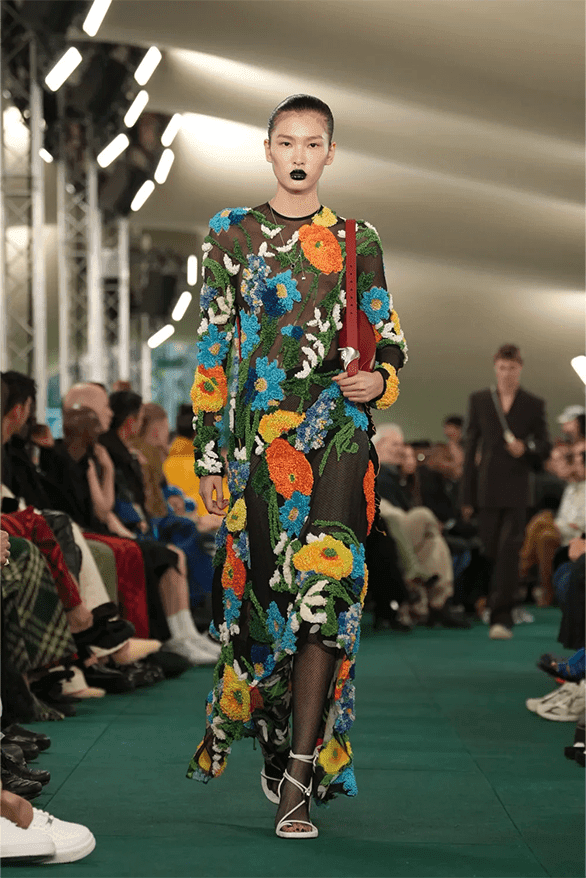 バーバリー2024年夏コレクション Burberry Spring Summer 2024 London Fashion Week menswear womenswear runway Daniel Lee