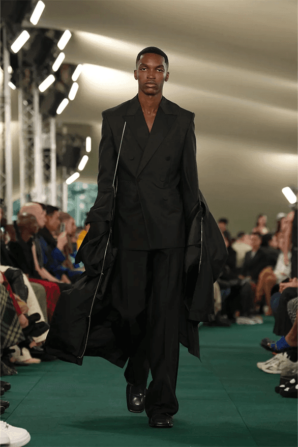バーバリー2024年夏コレクション Burberry Spring Summer 2024 London Fashion Week menswear womenswear runway Daniel Lee