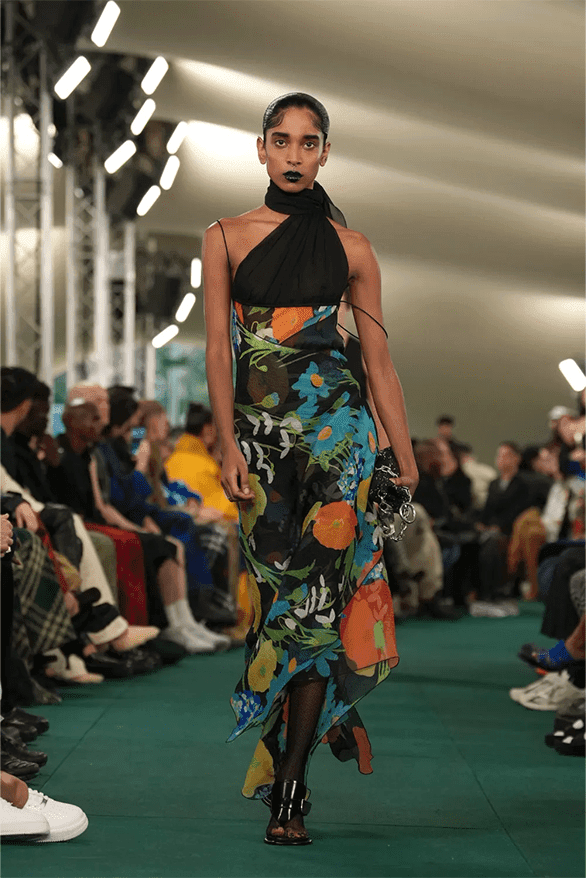 バーバリー2024年夏コレクション Burberry Spring Summer 2024 London Fashion Week menswear womenswear runway Daniel Lee