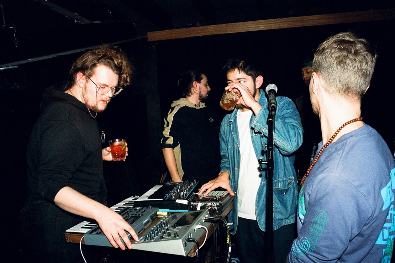 国やジャンルを超えて独自サウンドを探究する ゴースト・イン・ザ・テープス | On The Rise  Ghost In The Tapes | On The Rise インタビュー