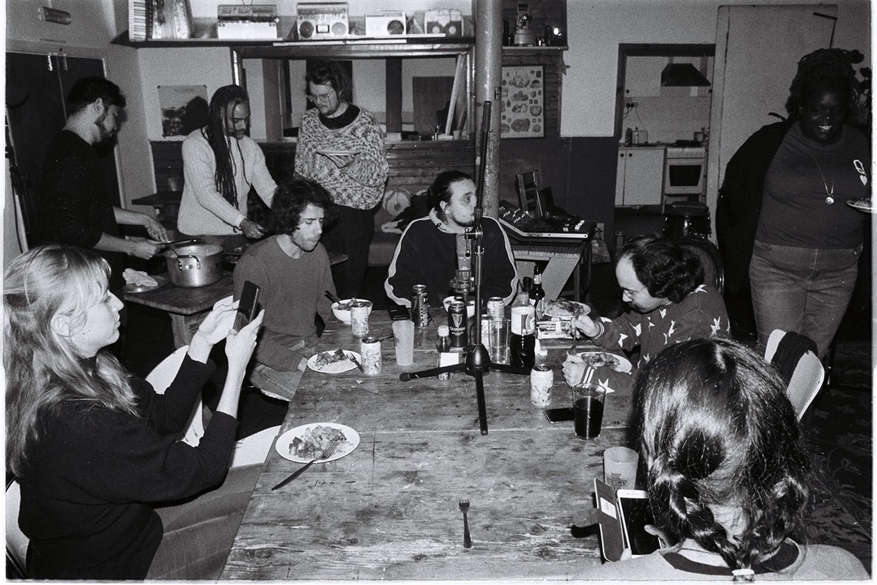 国やジャンルを超えて独自サウンドを探究する ゴースト・イン・ザ・テープス | On The Rise  Ghost In The Tapes | On The Rise インタビュー