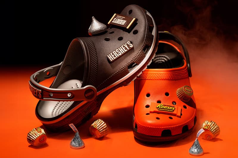 クロックスがハーシーズのチョコレートに着想したコラボモデル2型を発売 Hershey Crocs Classic Clog Release Date info store list buying guide photos price kiss bar reese's peanut butter cup