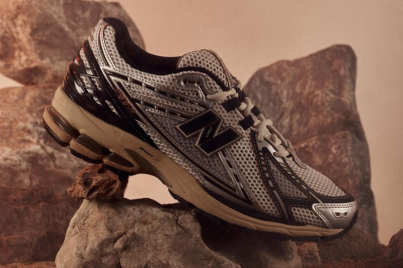 高い人気を誇る New Balance 1906R に公式ストア限定モデルが登場