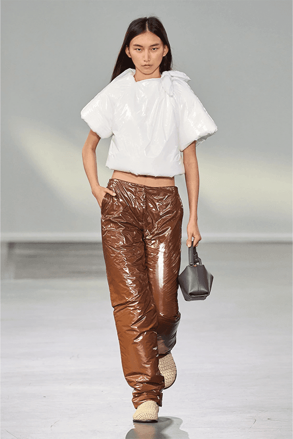 JW アンダーソン 2024年春夏ウィメンズコレクション JW Anderson Spring Summer 2024 London Fashion Week menswear womenswear runway Jonathan Anderson