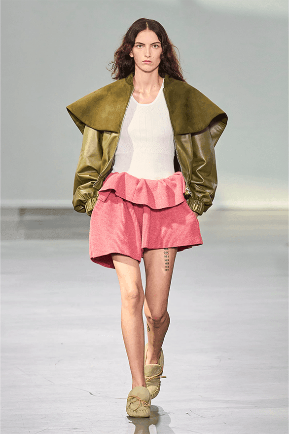 JW アンダーソン 2024年春夏ウィメンズコレクション JW Anderson Spring Summer 2024 London Fashion Week menswear womenswear runway Jonathan Anderson