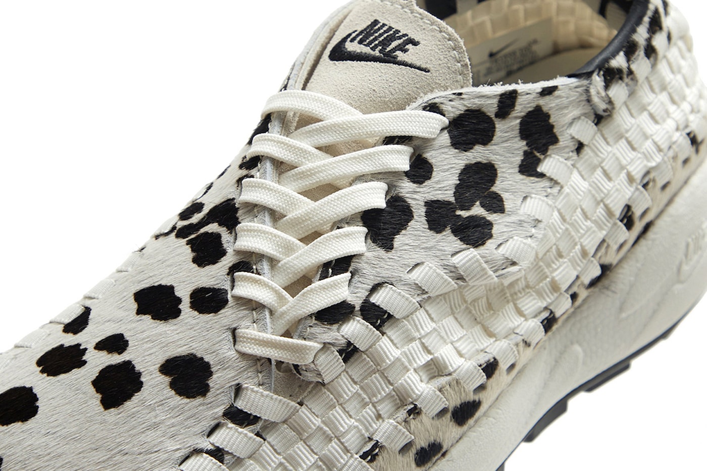 ナイキエアフットケープウーブンからカウパターンを配した新色 “ホワイトカウ”が登場 Nike Air Footscape Woven White Cow FB1959-102 Release Info