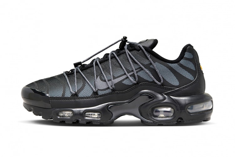 Nike Air Max Plus からトグルレースを備えた新作 “Black/Metallic Silver” が登場