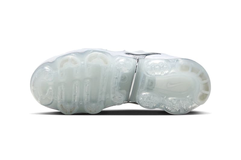 ナイキエアベイパーマックスプラスからシルバーのパーツが輝く新作 ホワイトクロームが登場 Official Look at the Nike Air VaporMax Plus "White Chrome" FQ8895-100 winter holiday 2023 air max triple white sole unit footwear sneaker