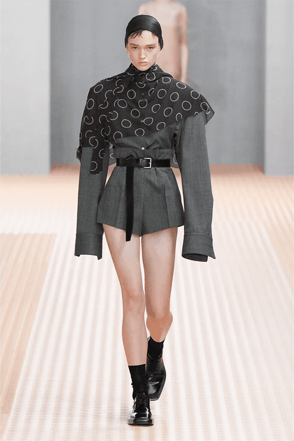 春夏/PRADA プラダ/シルク×リネン ミディ丈 タイト スカート/40/9号/水色 PRADA（プラダ）」、2023年春夏ウィメンズコレクションを発表 異なる