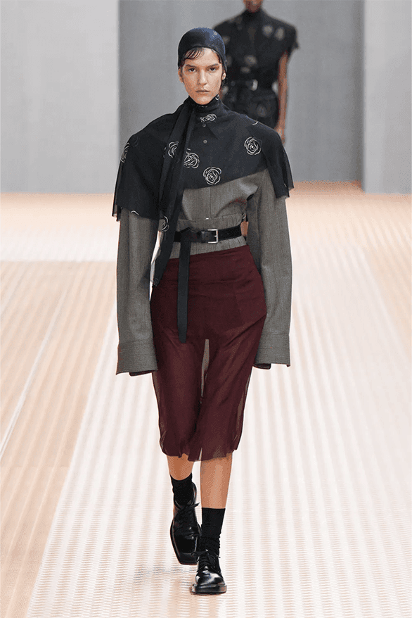 春夏/PRADA プラダ/シルク×リネン ミディ丈 タイト スカート/40/9号/水色 PRADA（プラダ）」、2023年春夏ウィメンズコレクションを発表 異なる