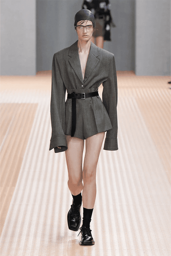 プラダ2024年春夏ウィメンズコレクション Prada Spring Summer 2024 Milan Fashion Week menswear womenswear Raf Simons Miuccia Prada runway